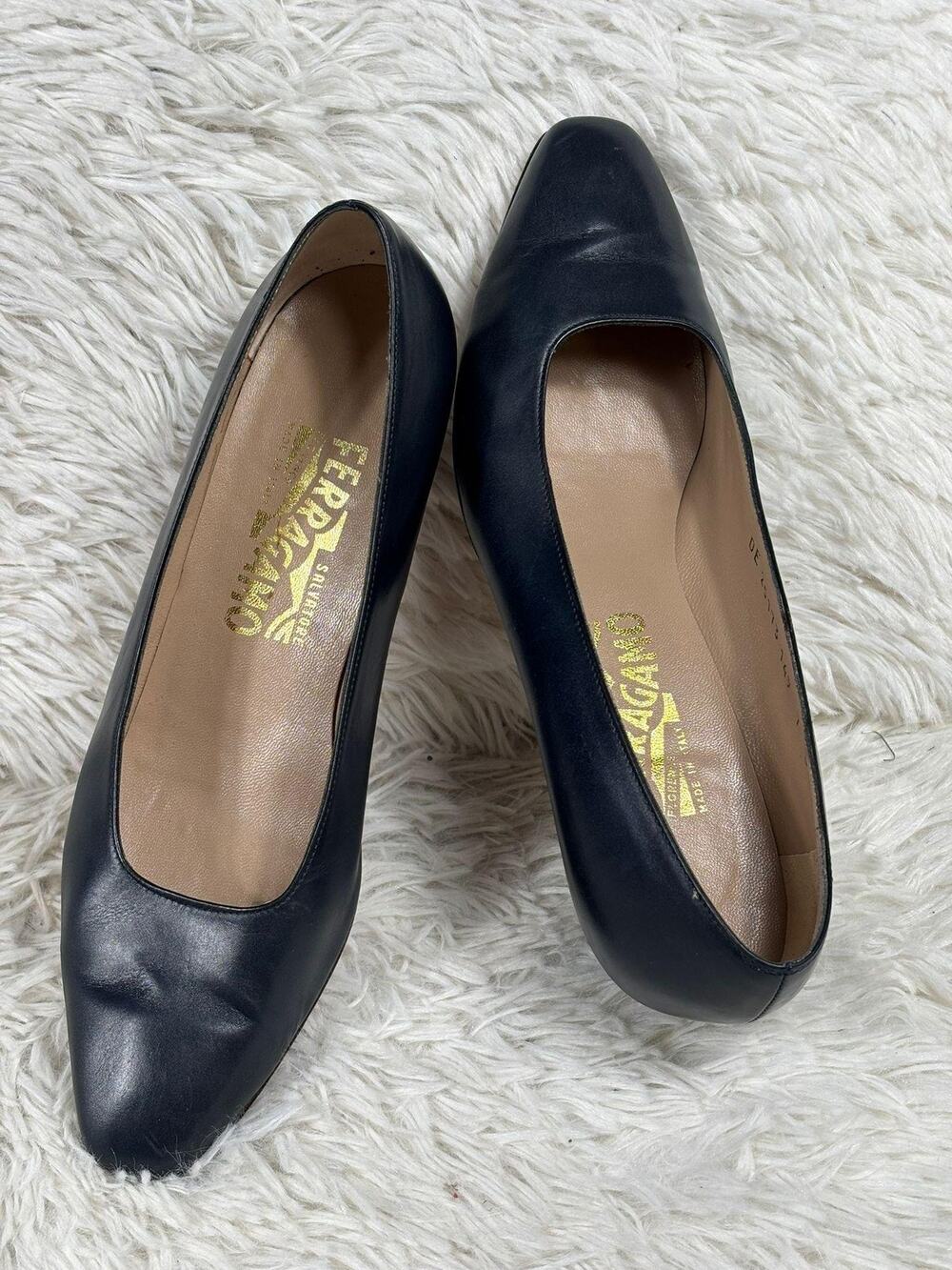 Salvatore Ferragamo Shoes Womens Size 7B Navy Leather Pumps Made Italy Low Heel
